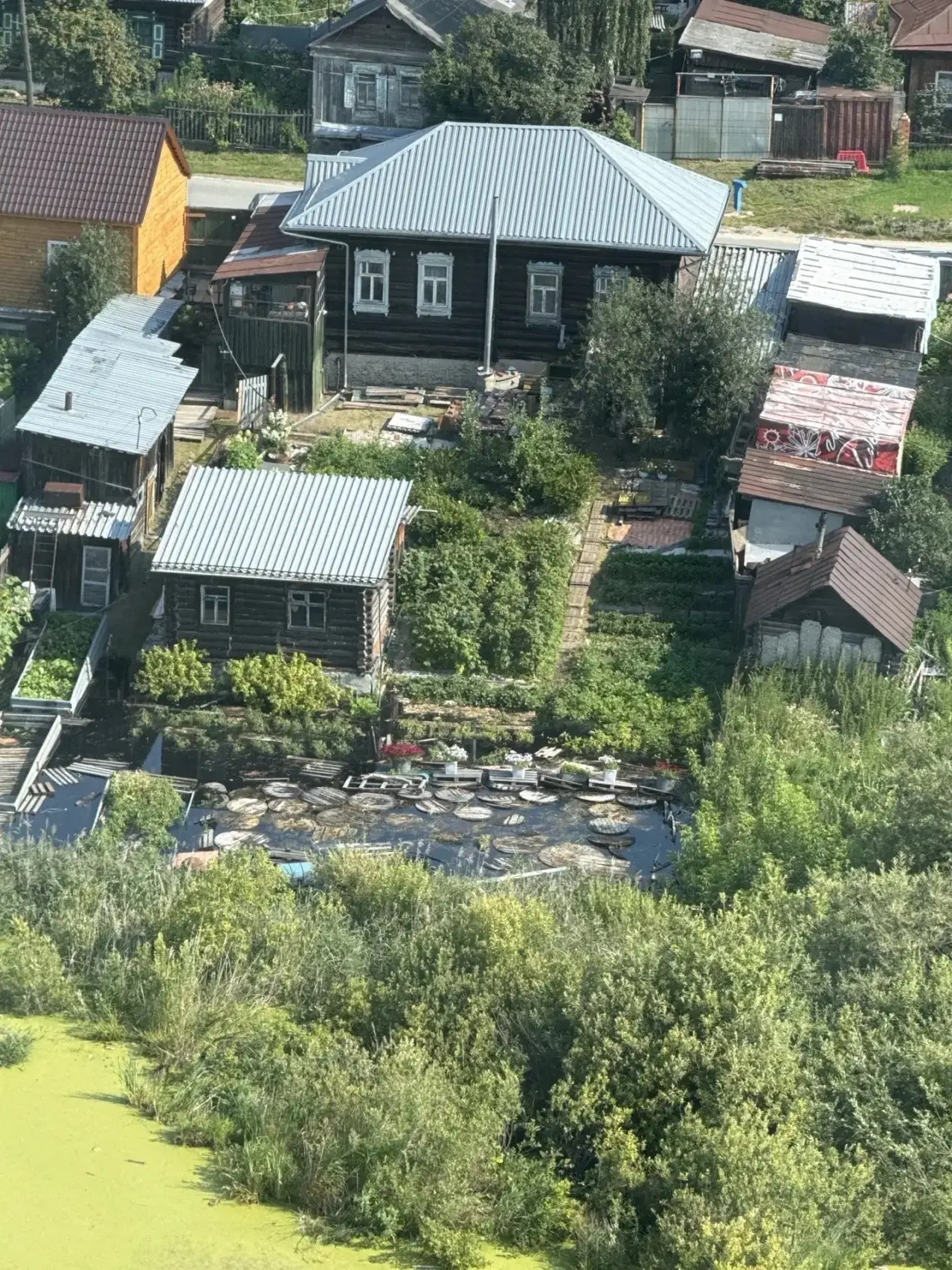 Так обстоят дела в заречной части города, точнее Солнечный проезд. Вода вплотную подошла за два часа