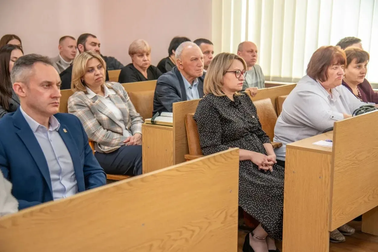 Продолжил рабочую поездку встречей с активистами и общественниками. Обсудили восстановление промышле