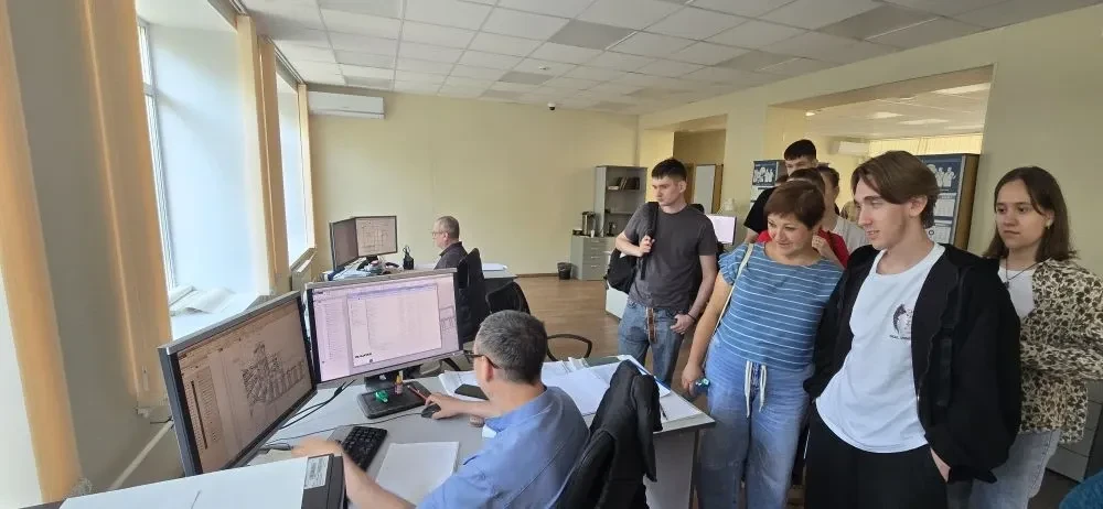 🔥 Будущее металлургии — в надёжных руках 🔥

Студенты 2 и 4 курсов направлений «Технологические маш
