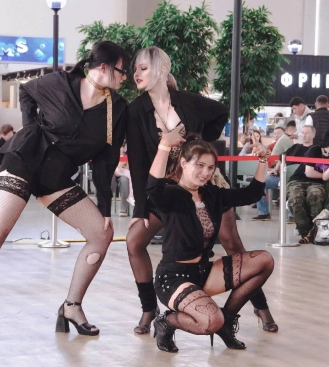 Здравствуйте,увлекаюсь танцами формата cover dance.