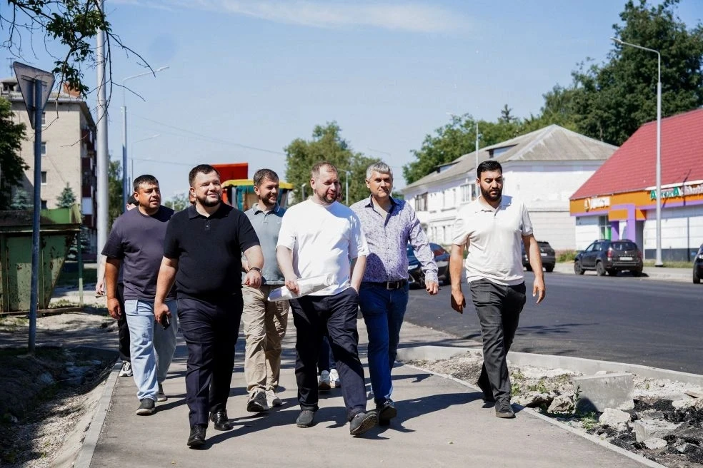 В праздничную пятницу глава округа Шатура Николай Прилуцкий вместе с заместителем министра транспорт