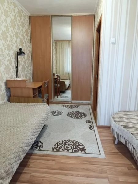 Продается 3к. квартира.ул.Максима Козыря в Кировском районе.