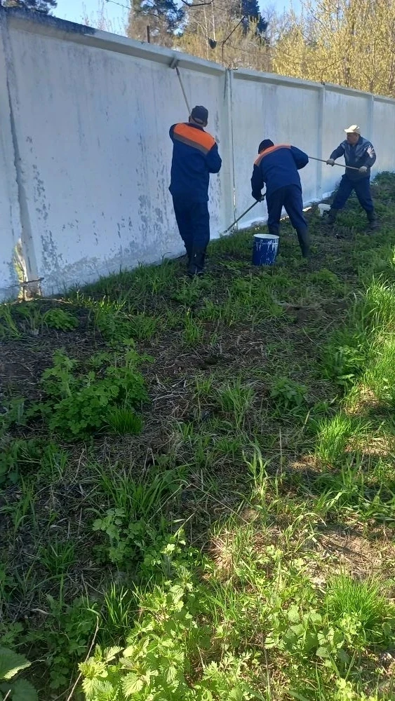 🏞️ Чистота начинается с нас: санитарная пятница в городе  Сегодня, благодаря инициативе главы города