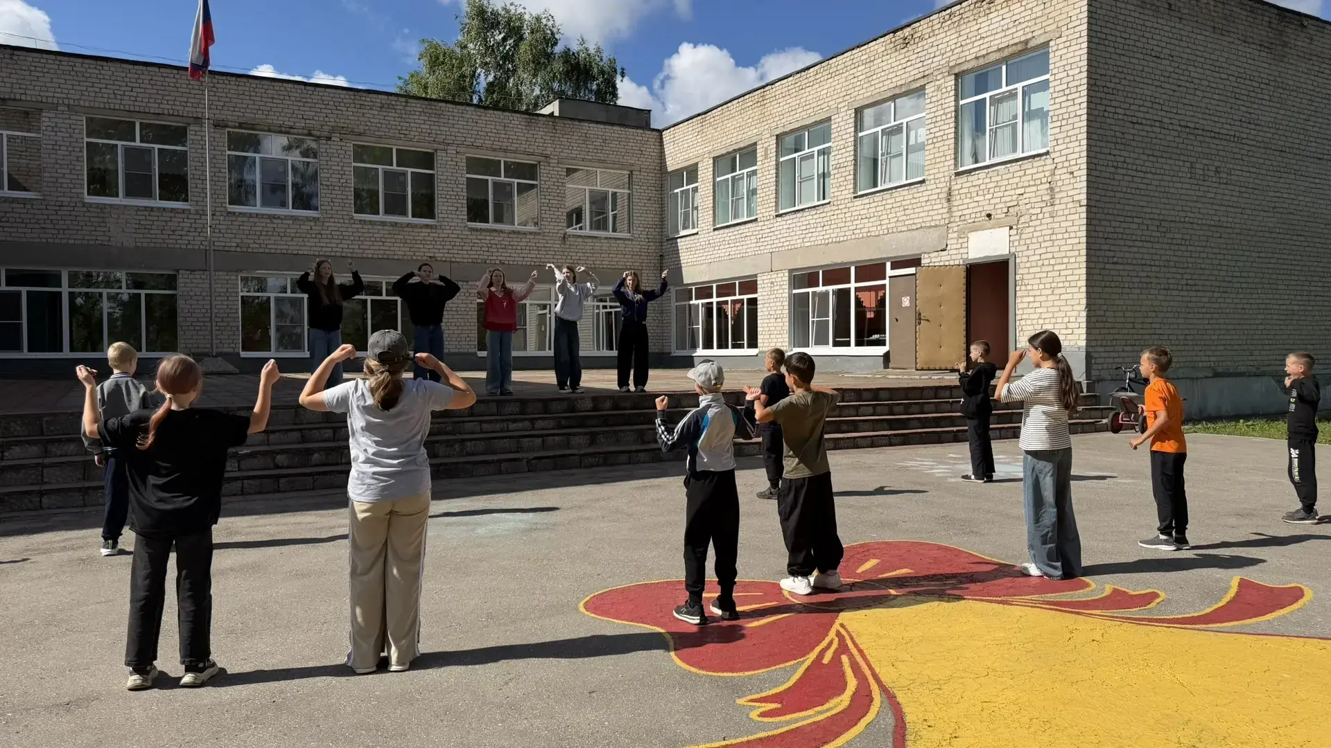 ☀Новый день в пришкольных лагерях

🤩День начался с веселой минутки здоровья. После завтрака ребята 