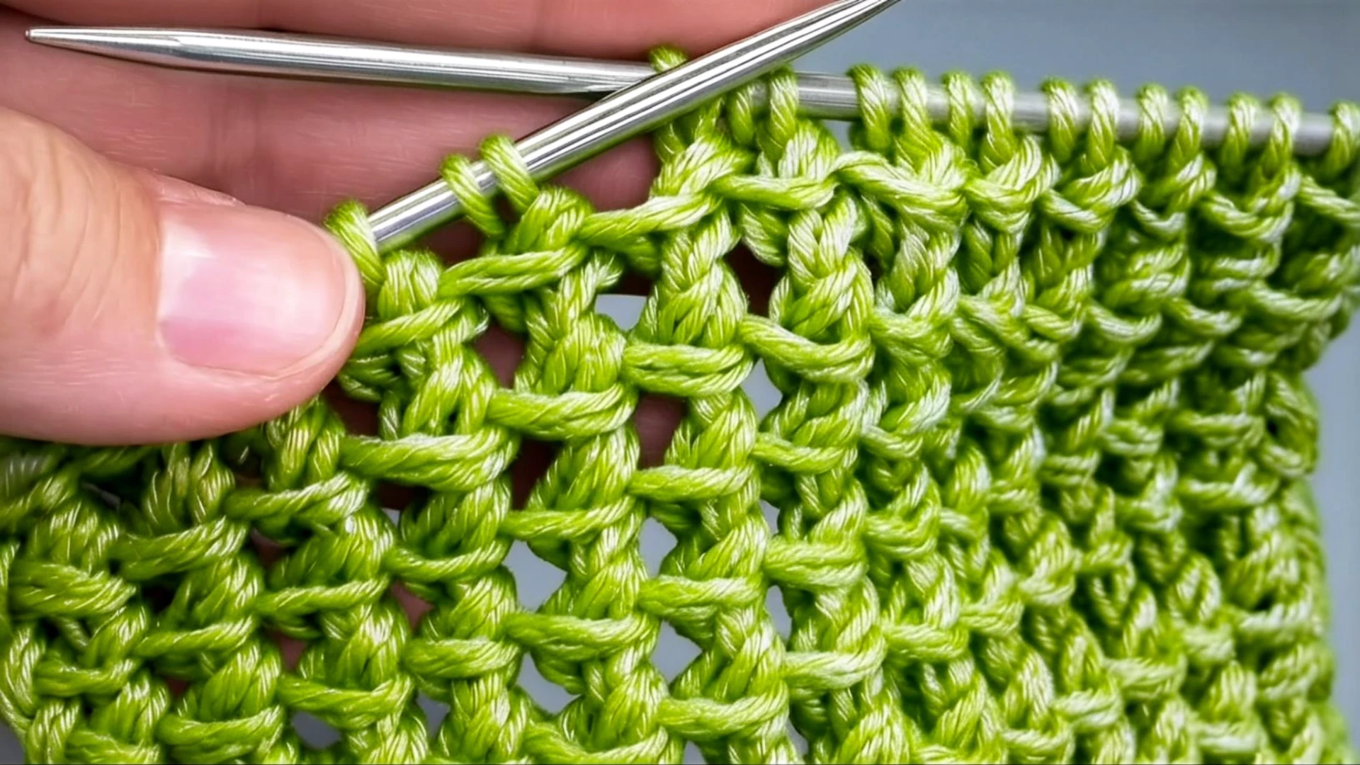 🧶 «Простой ажур из 2-х петель» — графичный с узелками