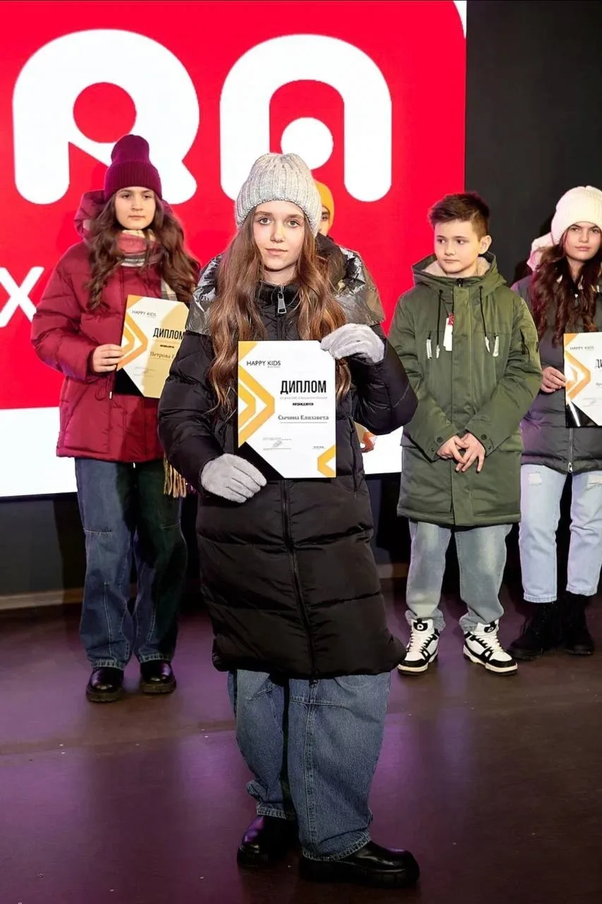 ДОСКА ПОЧЕТА В #МАОУСОШ222 ✅  🏆8 марта женская команда нашей школы дибютировали на футбольном турнир