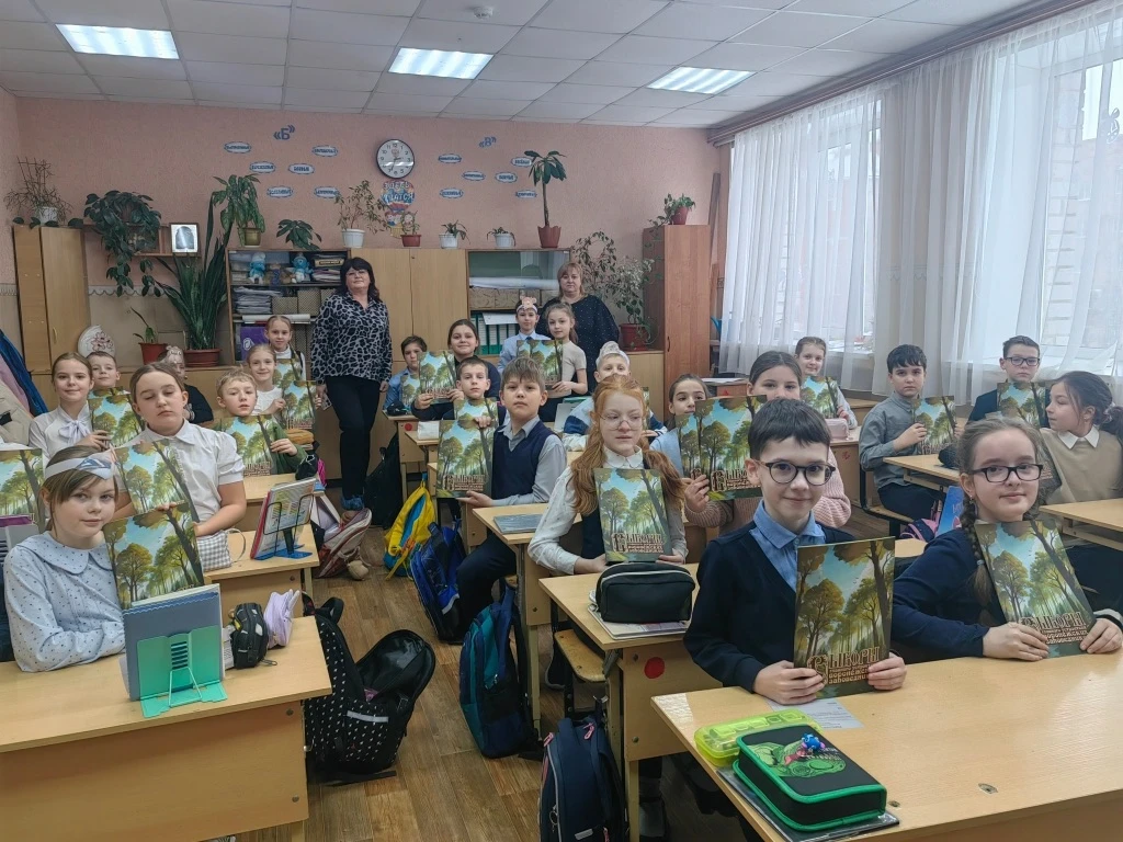 День молодого избирателя ✅  Ученики 3 «Б» класса МКОУ Семилукская СОШ №1 с классным руководителем Фи