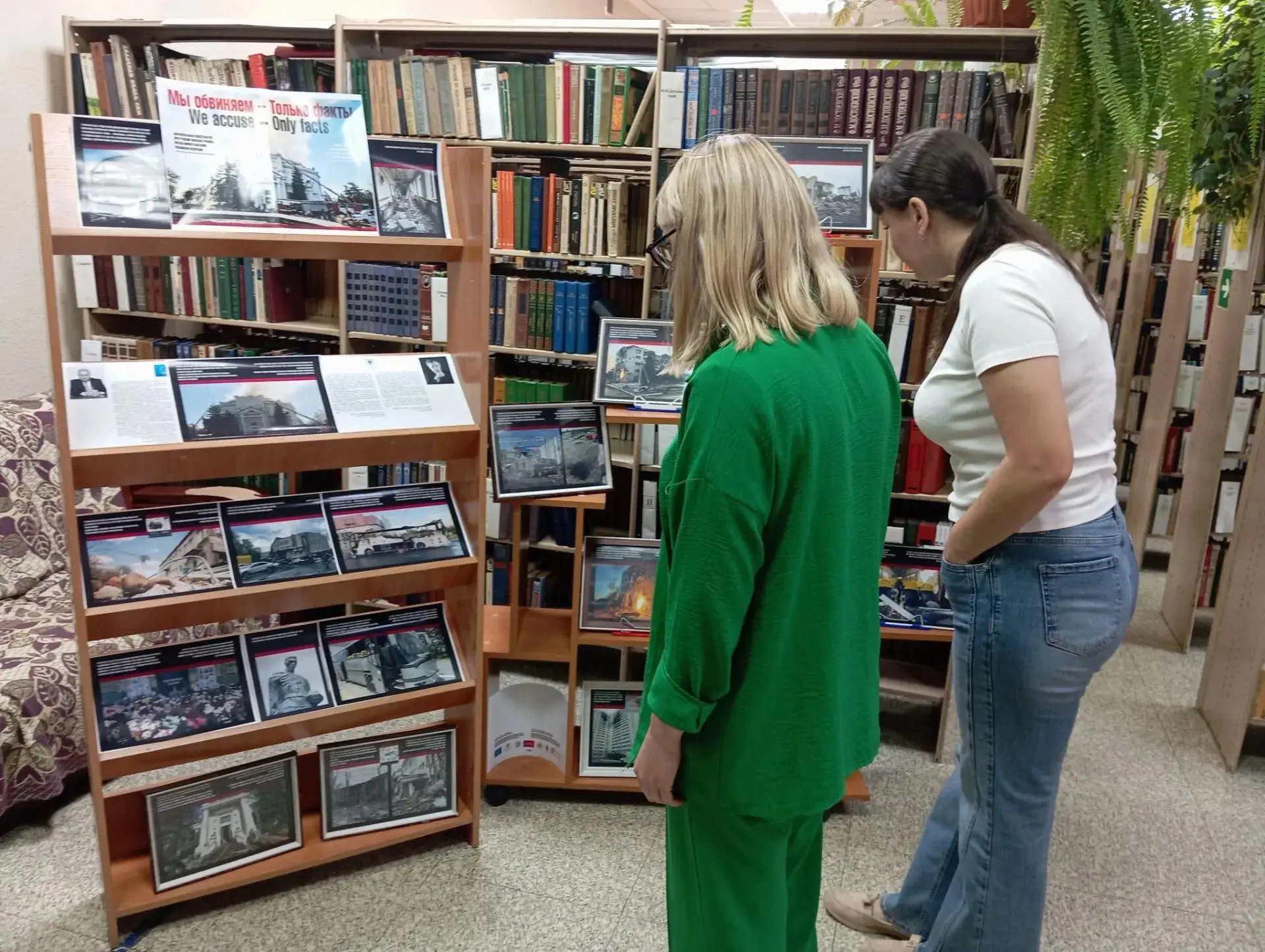 В библиотеке п. Пограничный проходит фотовыставка новой версии международного фотопроек...