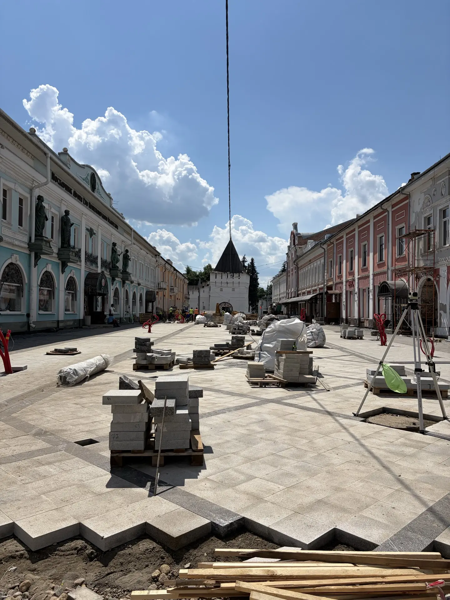 📍на улице Нахимсона уже появилась первая плитка 

Пешеходный центр уже становится чуть более доступ