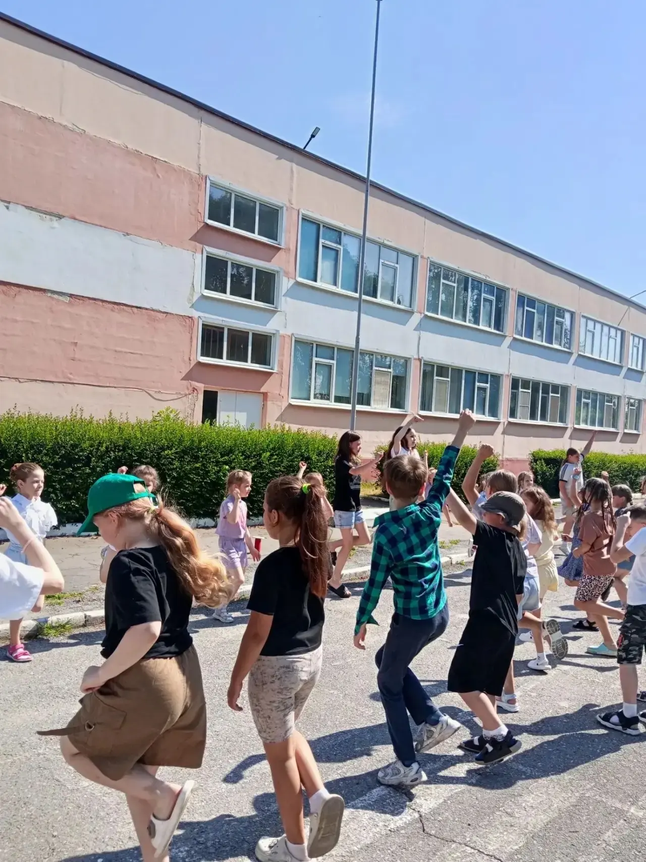 4.07.2026г.
День четырнадцатый.
День начался бодро — с утренней зарядки, где каждое движение сопрово