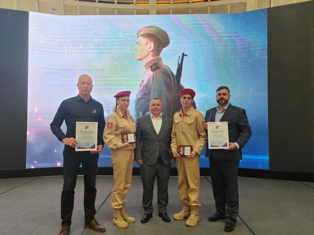 10 лет ЮНАРМИИ – 10 лет в едином строю! 🇷🇺
В Государственном музее оружия состоялась торжественная
