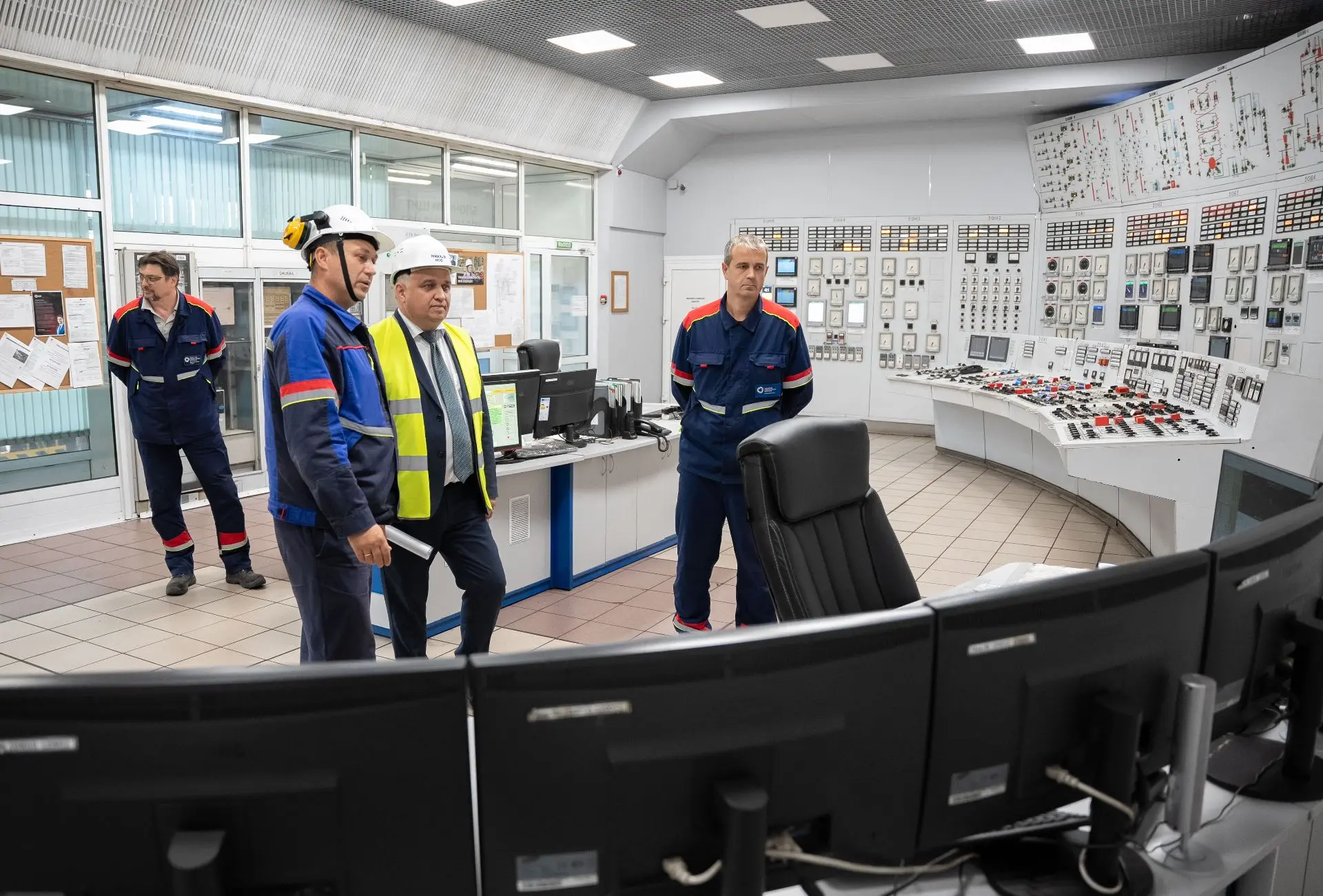 🏭Министр ЖКХ и энергетики региона Евгений Назаров оценил готовность Новосибирской ТЭЦ-...