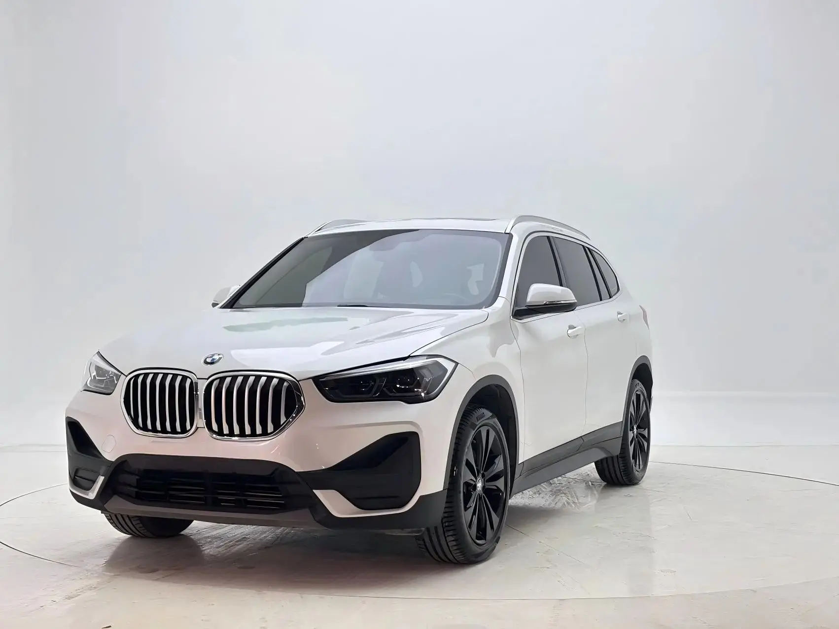Приобрели для Ирины из Владивостока BMW X1 2022  sDrive20Li Luxury Edition.