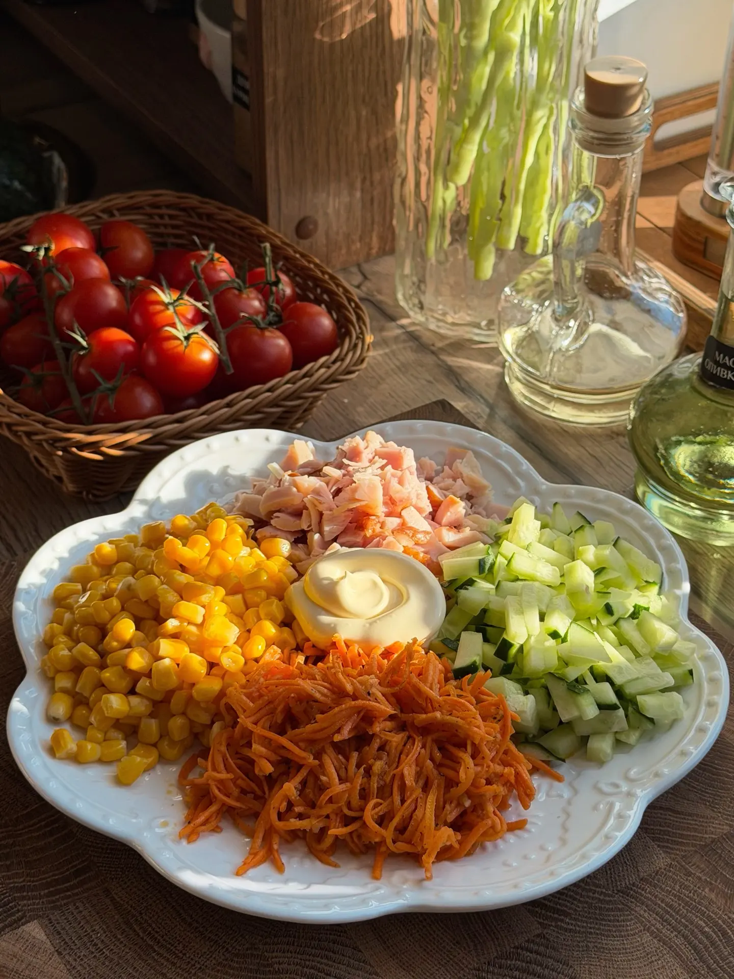 Очень вкусный, быстрый салатик к ужину.