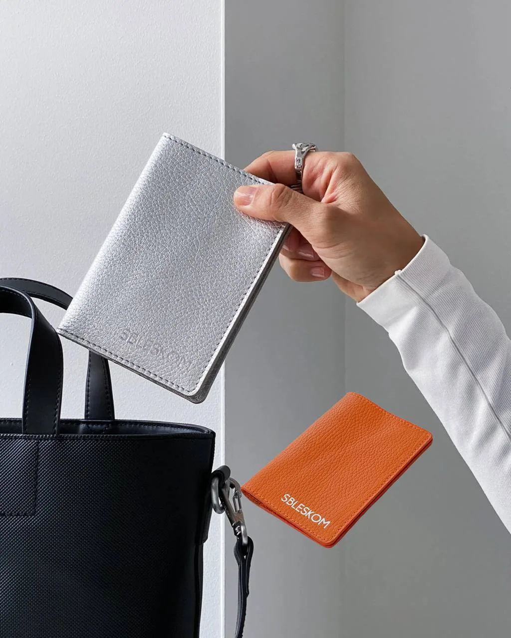 Акция SBLESKOM 🧡

С 21 по 31 июля при покупке на сумму от 15.000₽ дарю картхолдер, при покупке от 2