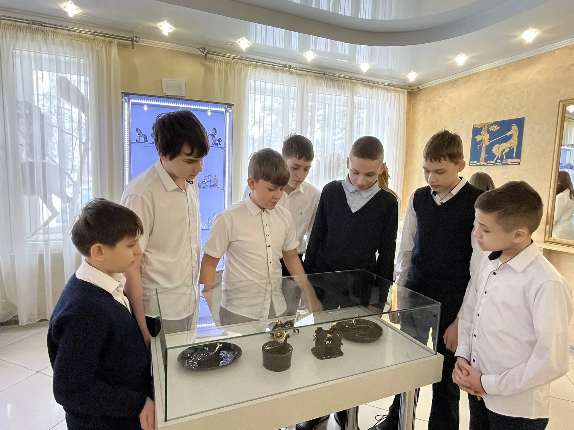 🌟Сегодня ученики 6б класса  (классный руководитель Красилова И.В.) посетили персональную выставку Фе