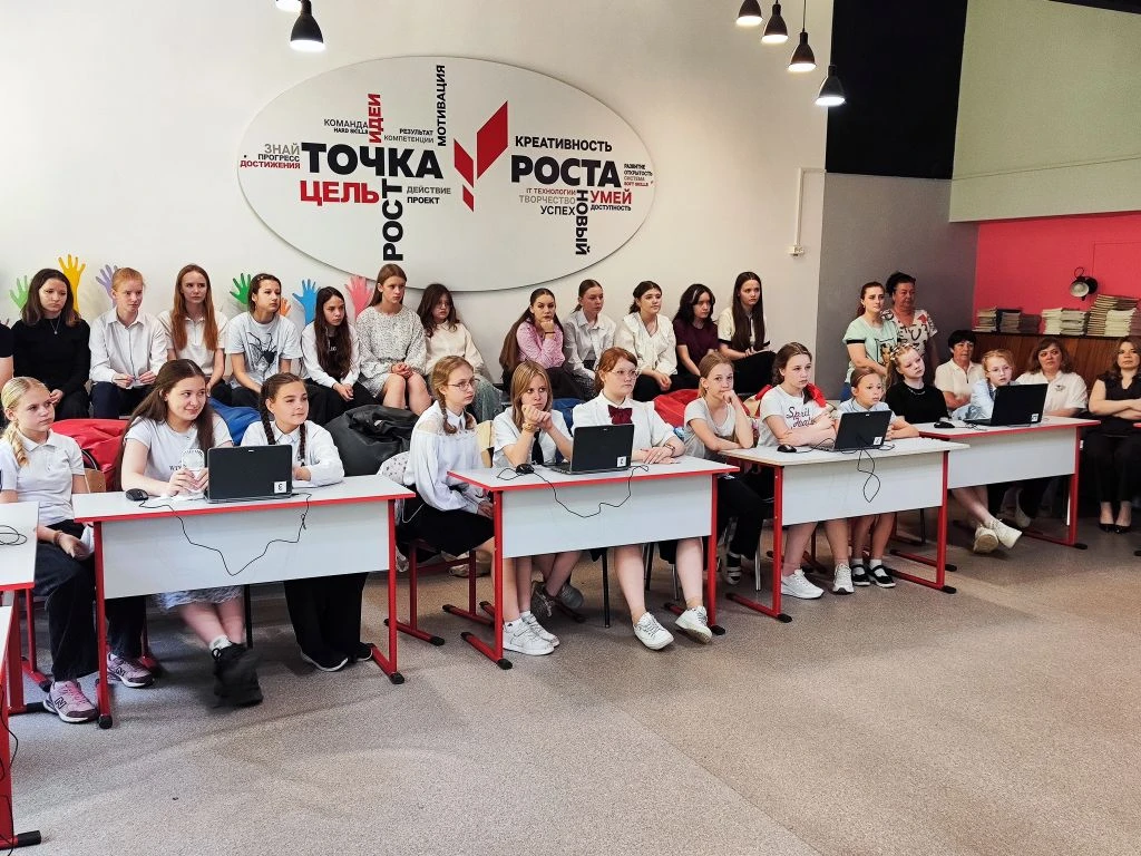 Заседание клуба «Хорошие девчата»: мода, мастерство и немного волшебства