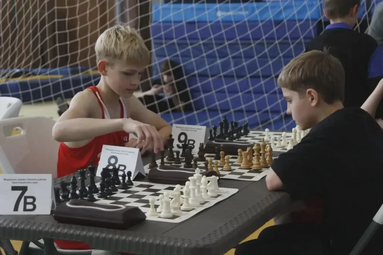 ♟️ В Ейске боксёры сыграли в шахматы