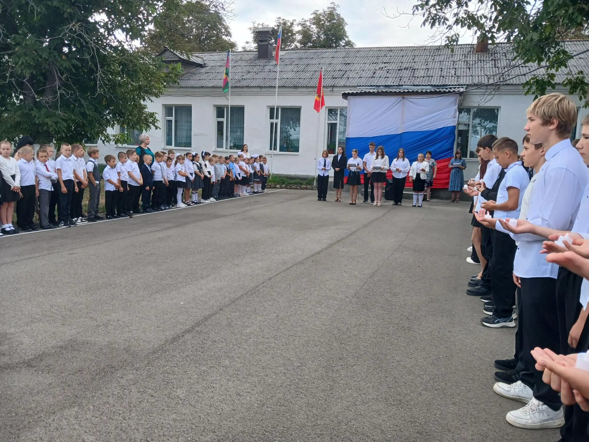 3 сентября в нашей школе прошла торжественная линейка «Вечная память Беслан», посвященн...