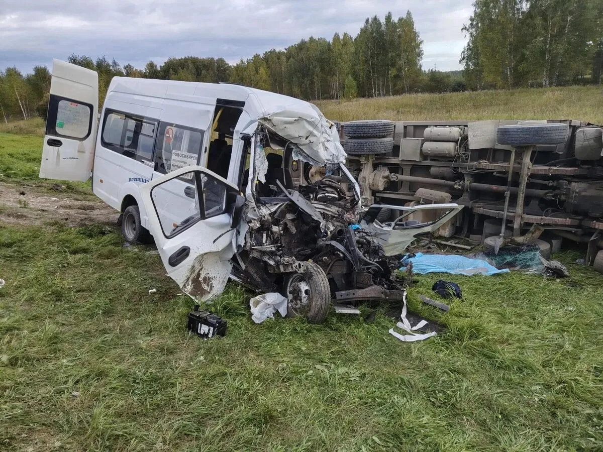 Трое пострадавших в ДТП под Новосибирском находятся в тяжелом состоянии