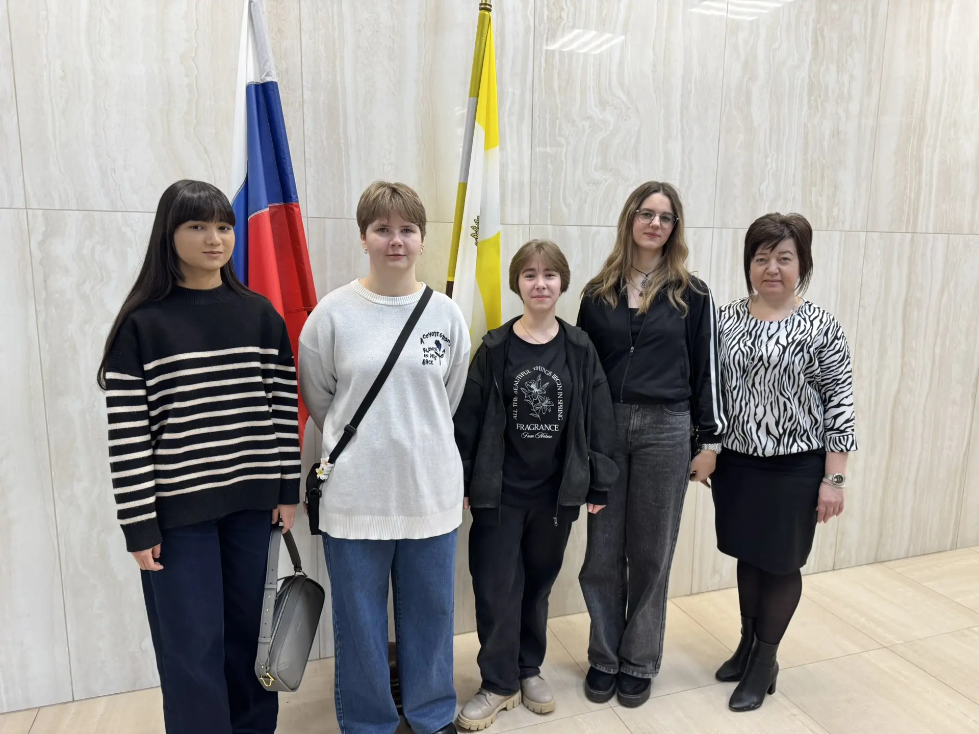 Каждый год в первую субботу февраля выпускники прошлых лет возвращаются в школьные стены. Широко рас