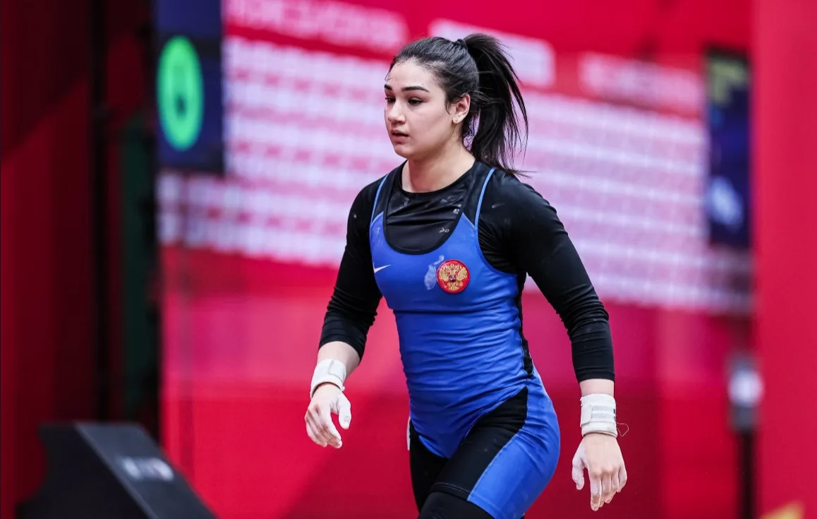 Зарина Гусалова завоевала «золото» чемпионата России по тяжелой атлетике