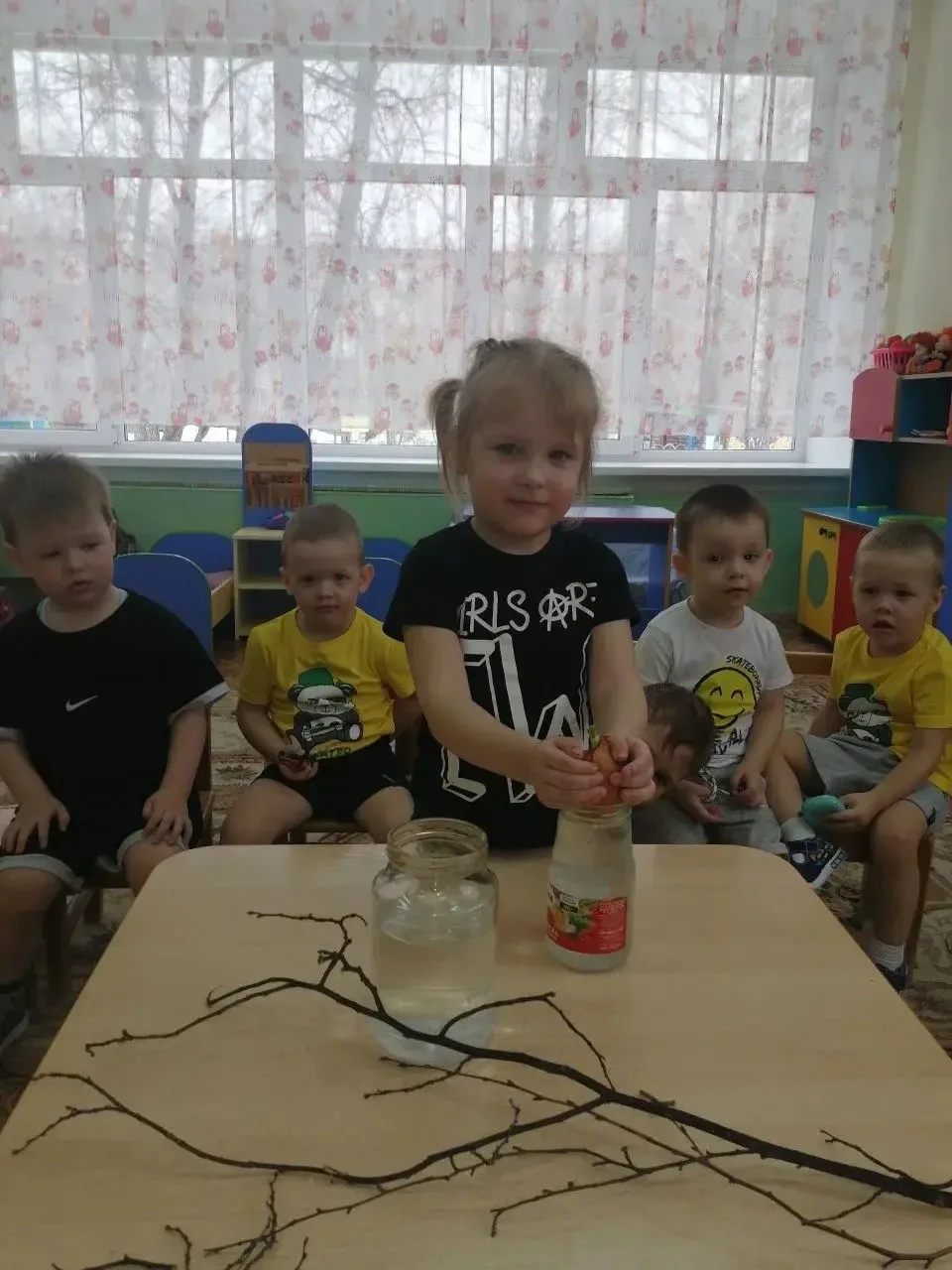🌱 Экспериментариум в первой младшей группе №15!