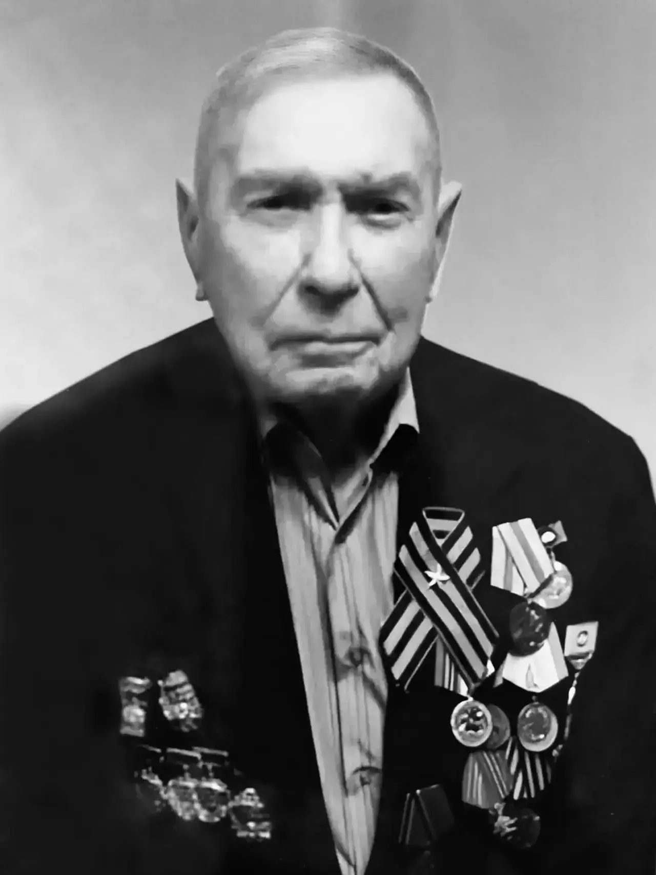 Глава Калмыкии Бату Хасиков выразил соболезнование в связи с кончиной Скворцова Николая Антоновича �