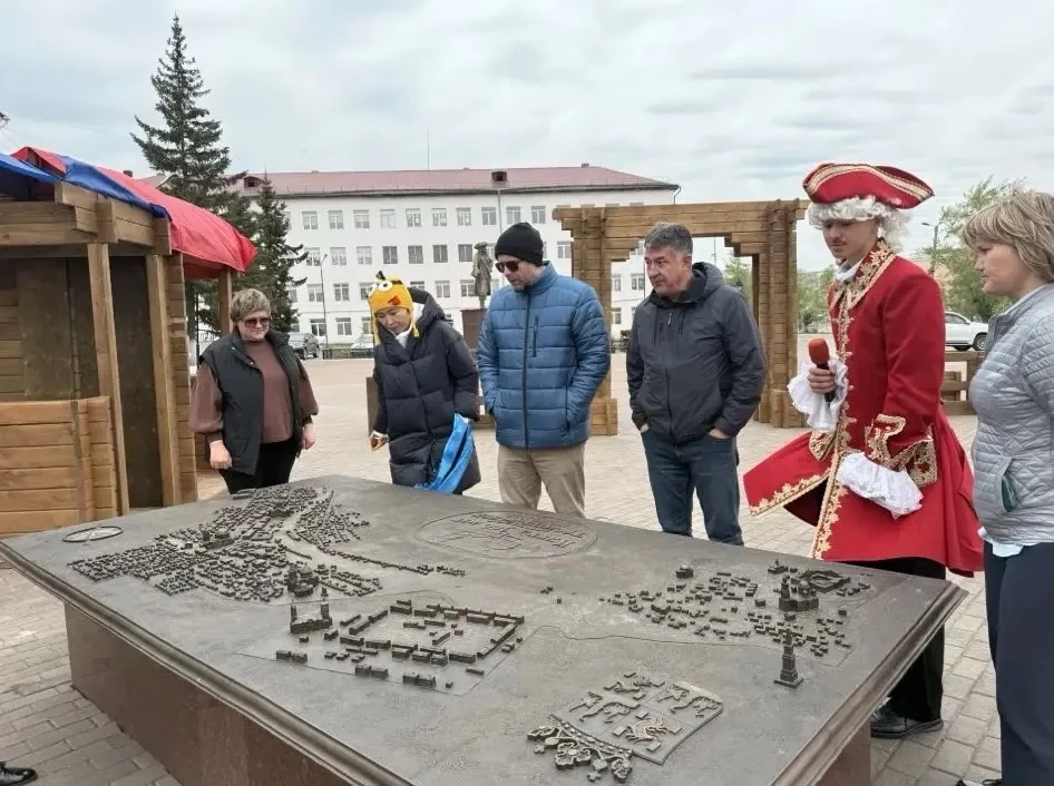🎬 Бурятия станет частью большого кино  Легендарный российский режиссёр Клим Шипенко посетил Селенгин