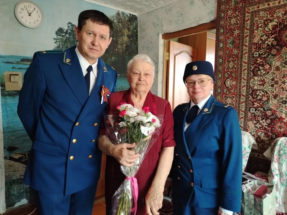 В рамках празднования 81-й годовщины Великой Победы сотрудники Режевской городской прокуратуры приня