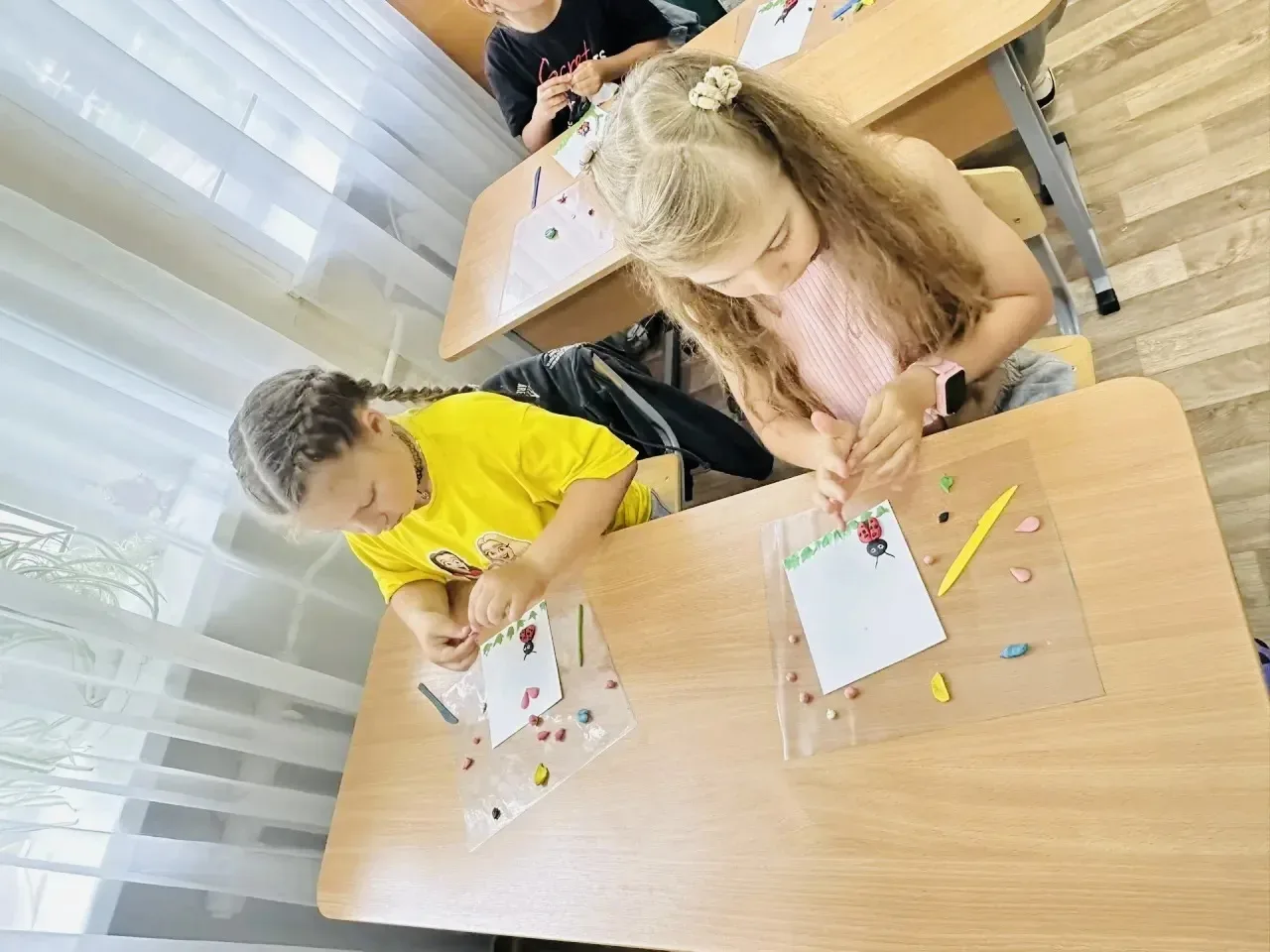 🎨🕵️‍♂️ День 12 в лагере «Неугомон»: День развлечений, таинственных записок и доброго кино! 🎬🍿

С