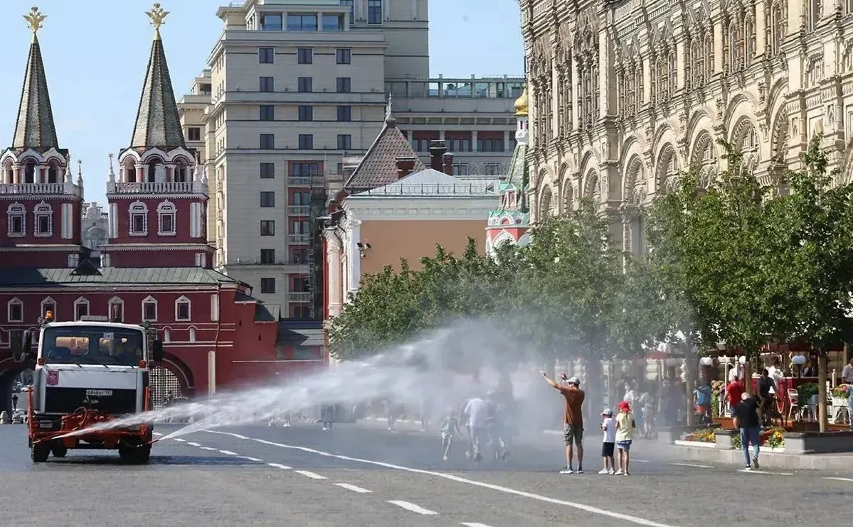 🌡 Пик летней жары в Москве ожидается в июле, — климатолог Ирина Железнова.