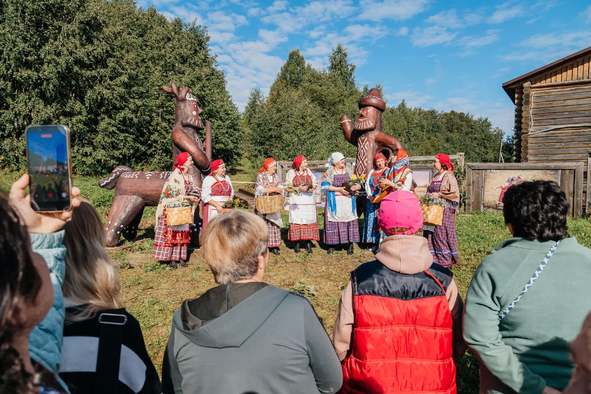 В Кенозерье открылась экотропа «По следам Китовраса» 🍃