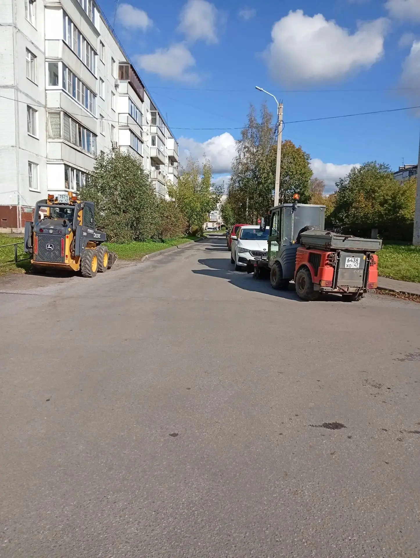 Уборка дворовых территорий Тосненского городского поселения ✅