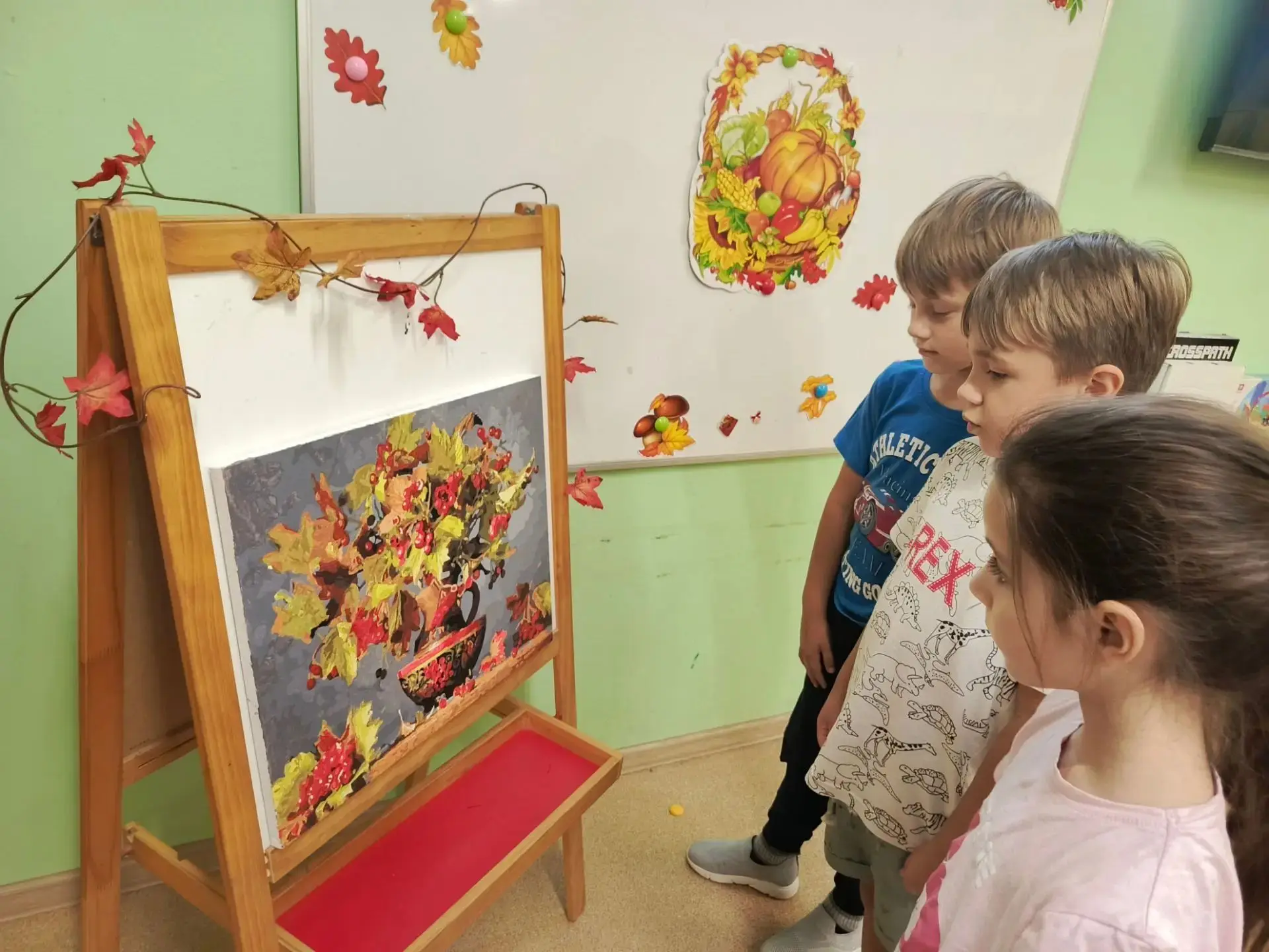 🎨🍂Ребята подготовительной группы 3 рисовали натюрморт. Это отличная возможность для н...