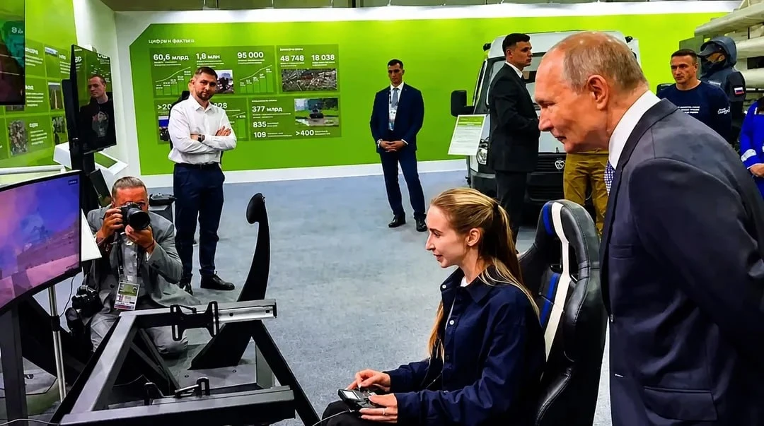 🚁 Путин протестировал симулятор дронов из Реутова на форуме «Всё для Победы!»
