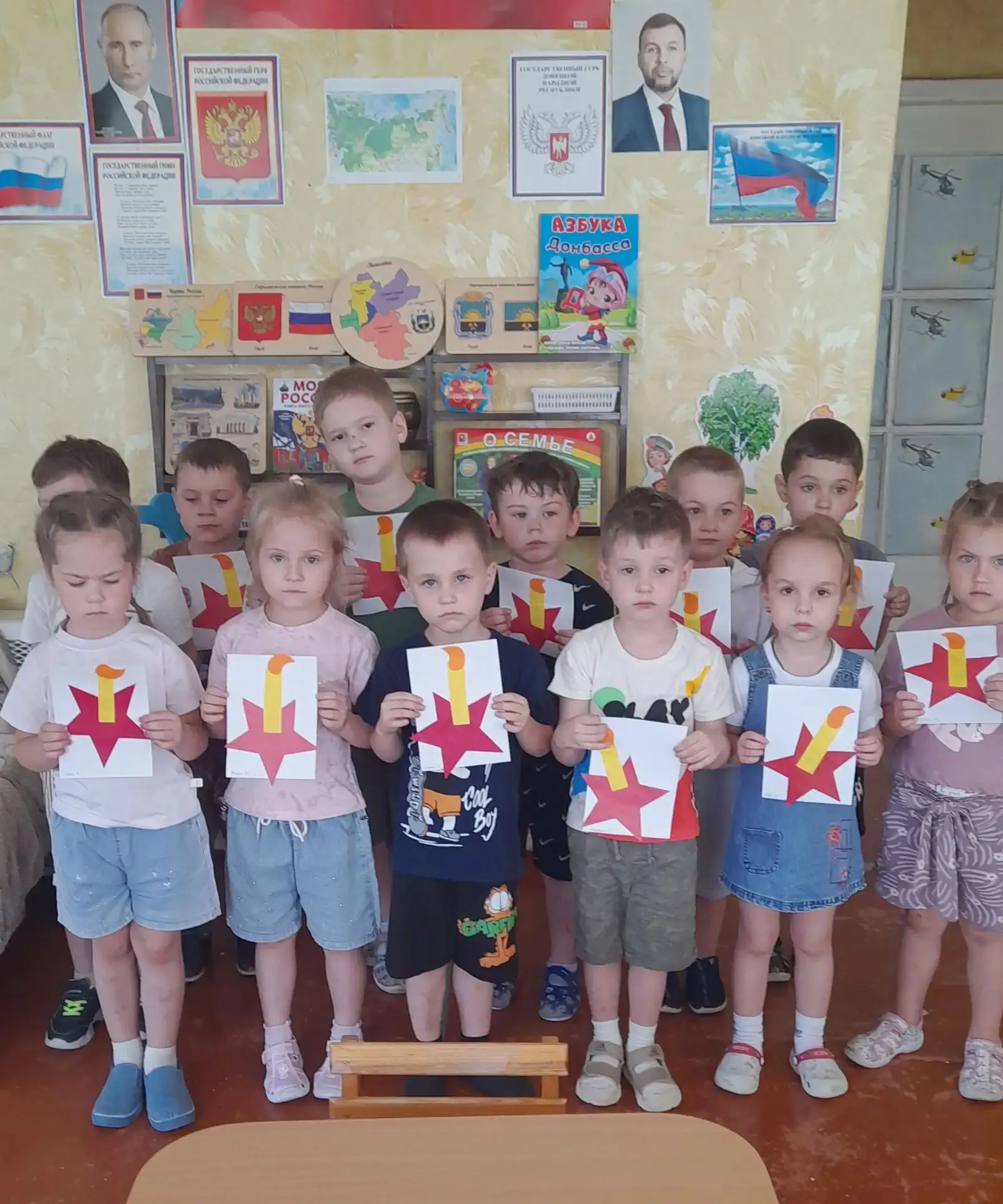 К нашей общей акции «Свеча Памяти» присоединились и воспитанники средней группы. И пусть наши малыши
