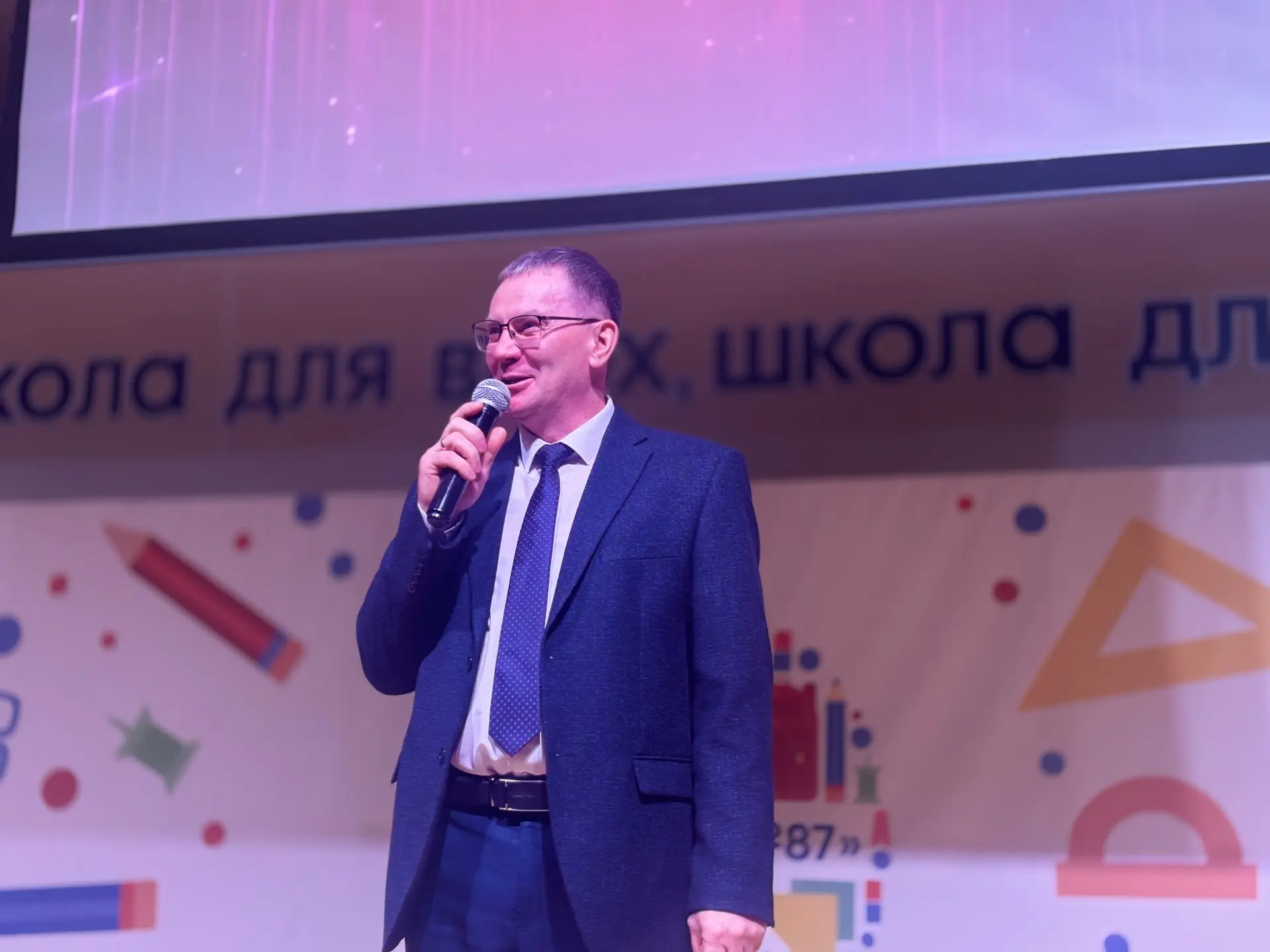 В нашей школе состоялась теплая и долгожданная встреча учеников разных лет — с 2019 по 2025 год — пр