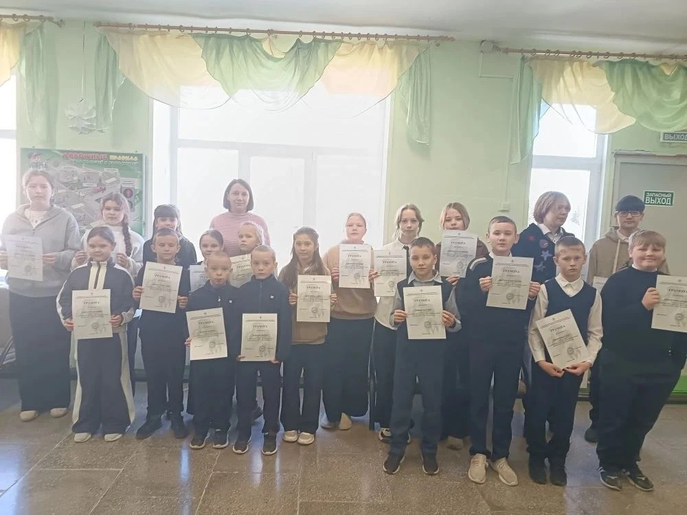 Заключительная торжественная линейка прошла на Ура!

🏆Сегодня наши ребята получили заслуженные нагр