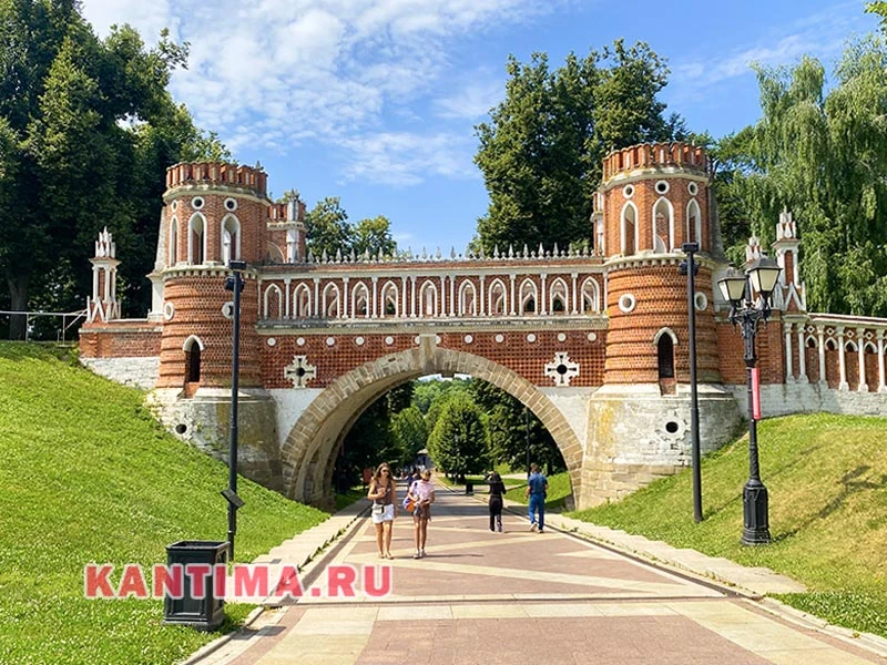 Фигурный мост в Царицыно: просто мост или кое-что поинтереснее?