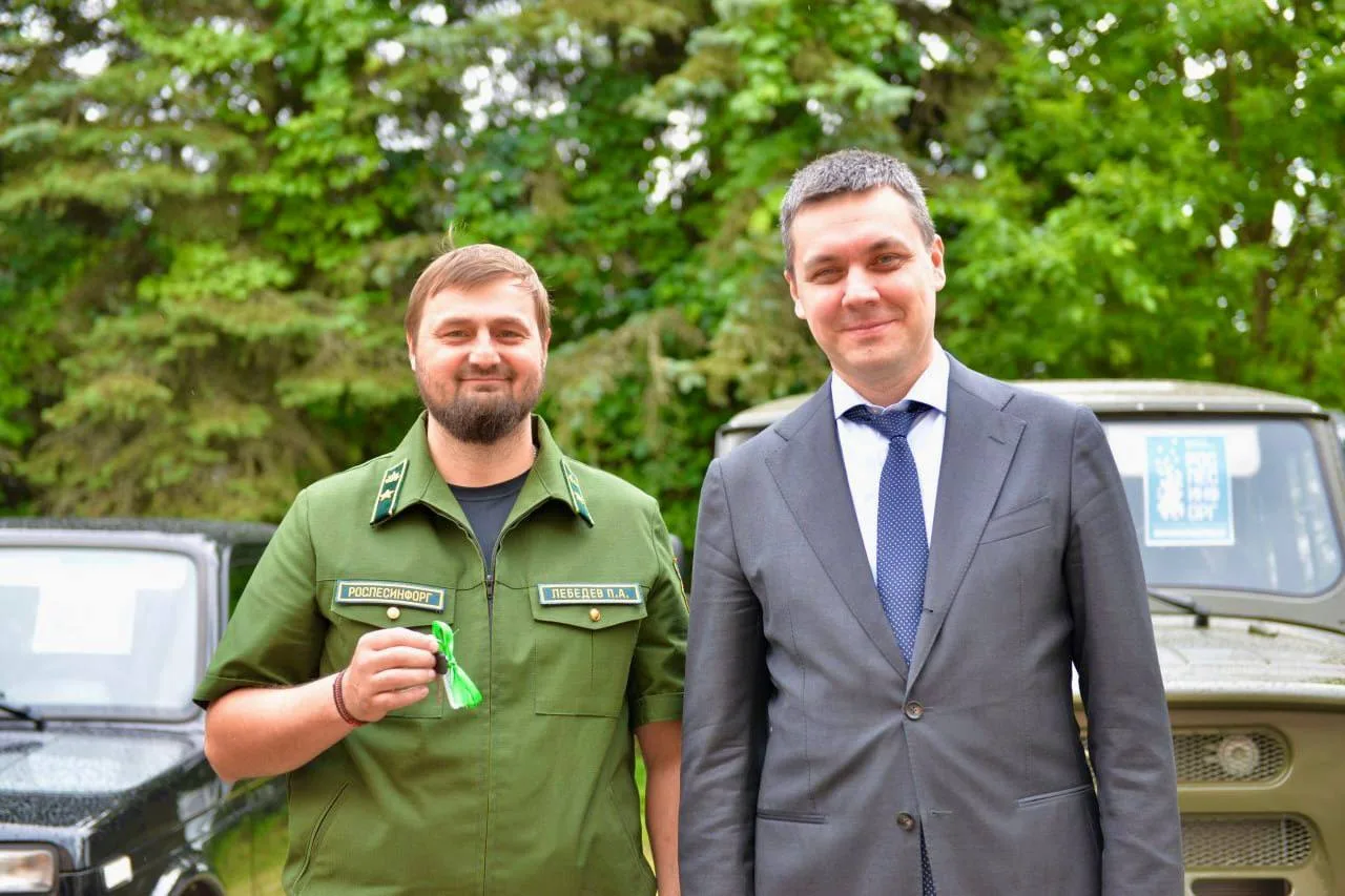 🌲 Глава Рослесхоза Иван Советников вручил ключи от техники филиалам Рослесинфорга. Лес...