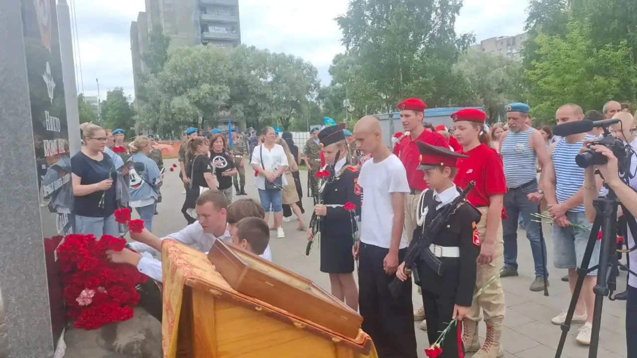 2 августа День воздушно-десантных войск, наши кадеты приняли участие в торжественном мероприятии, по