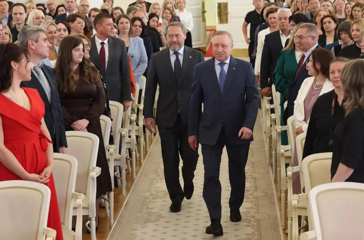 Сегодня в Смольном Губернатор Александр Беглов вручил городские награды и премии работн...