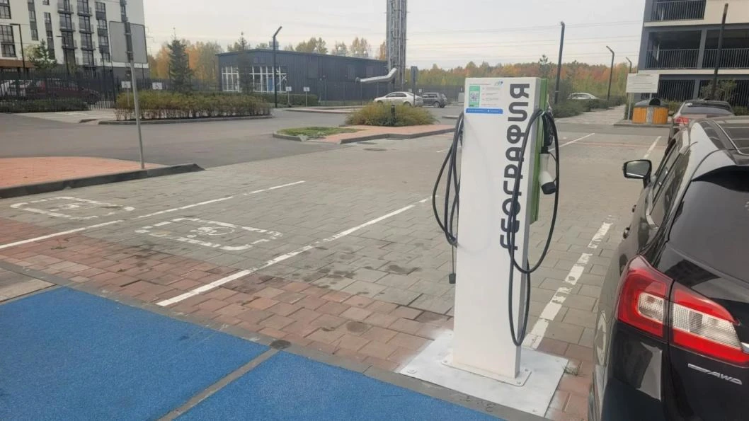 ⚡ ЗАРЯДКИ ДЛЯ ЭЛЕКТРОКАРОВ: на Московском тракте открылись новые станции!