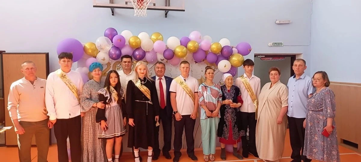 Накануне состоялось торжественное поздравление выпускников МБОУ  "Совхозной ООШ ".