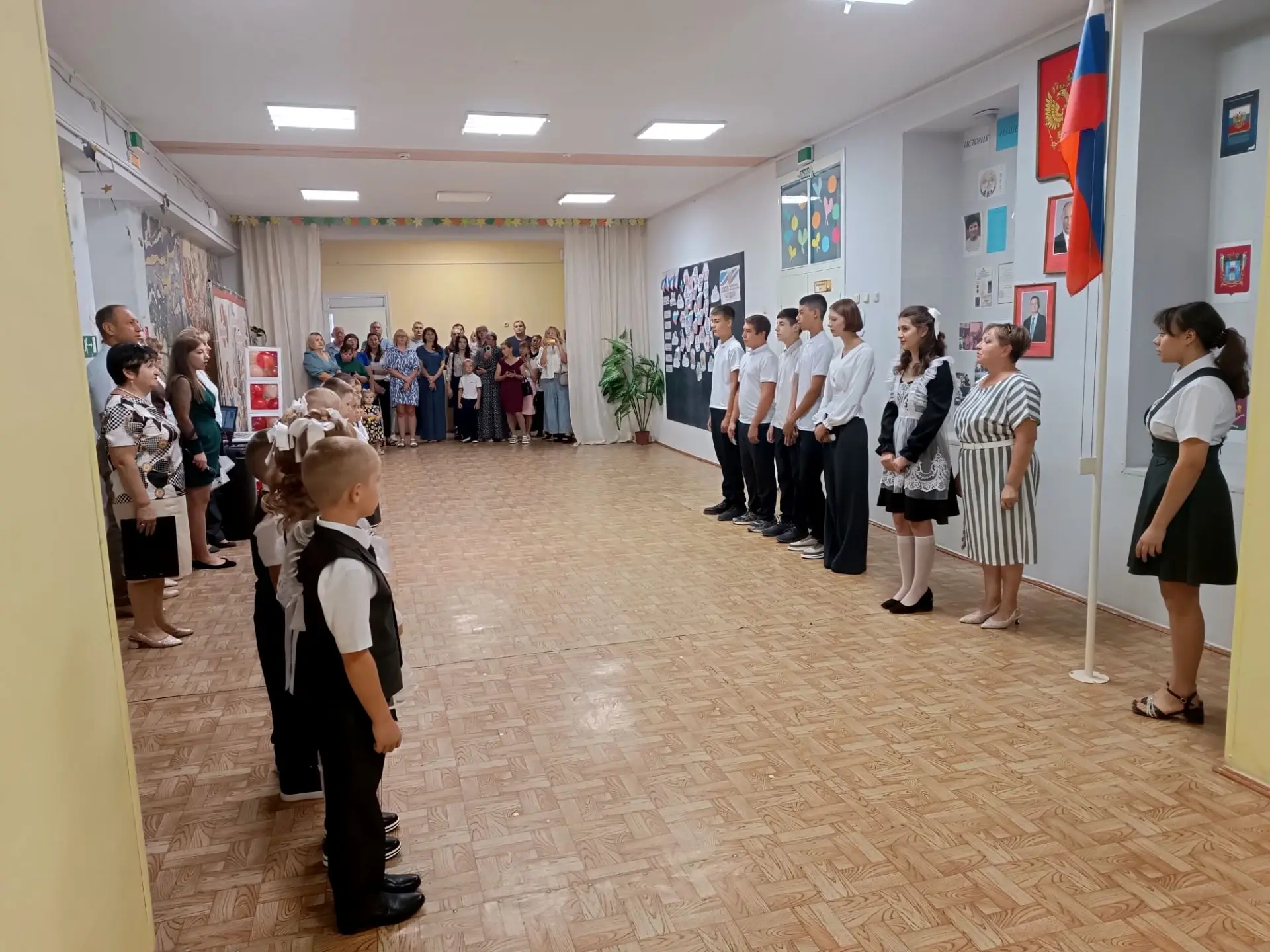 🎉Сегодня в нашей школе прошла торжественная линейка, посвящённая Дню знаний и началу н...
