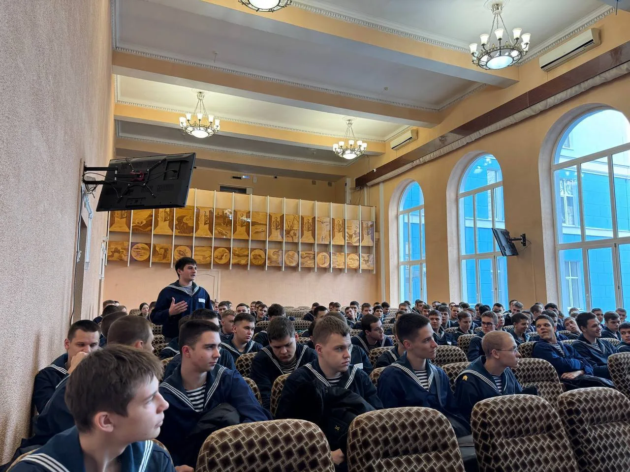 Встреча с представителем ЛОРП в Морском колледже  17 декабря Морской колледж посетила заместитель ге