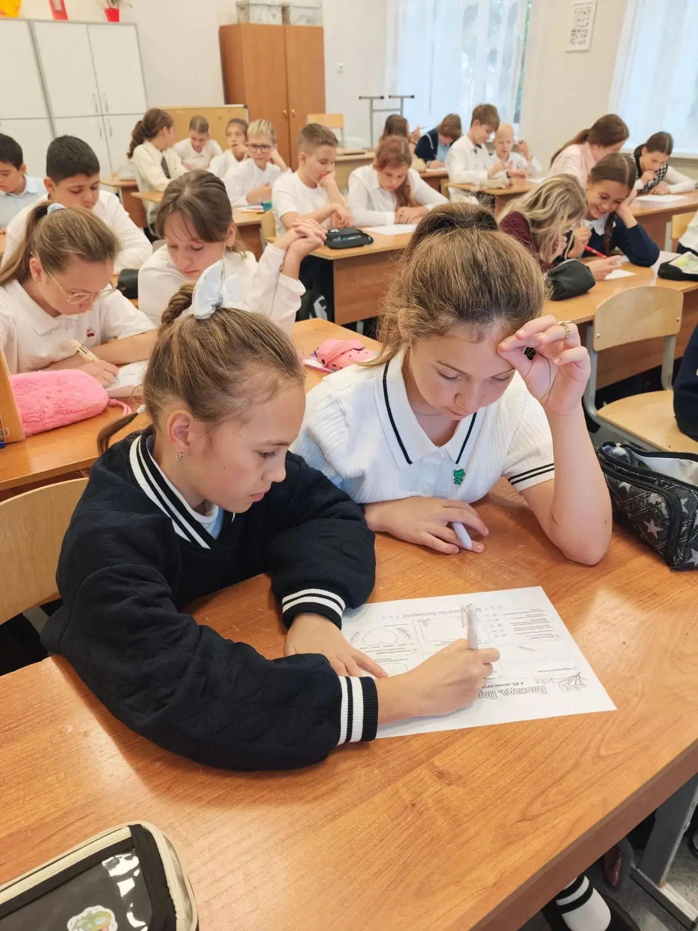 Сегодня, 7 сентября 2026 года, в 5 'Е' классе было проведено занятие «Разговоры о важно...