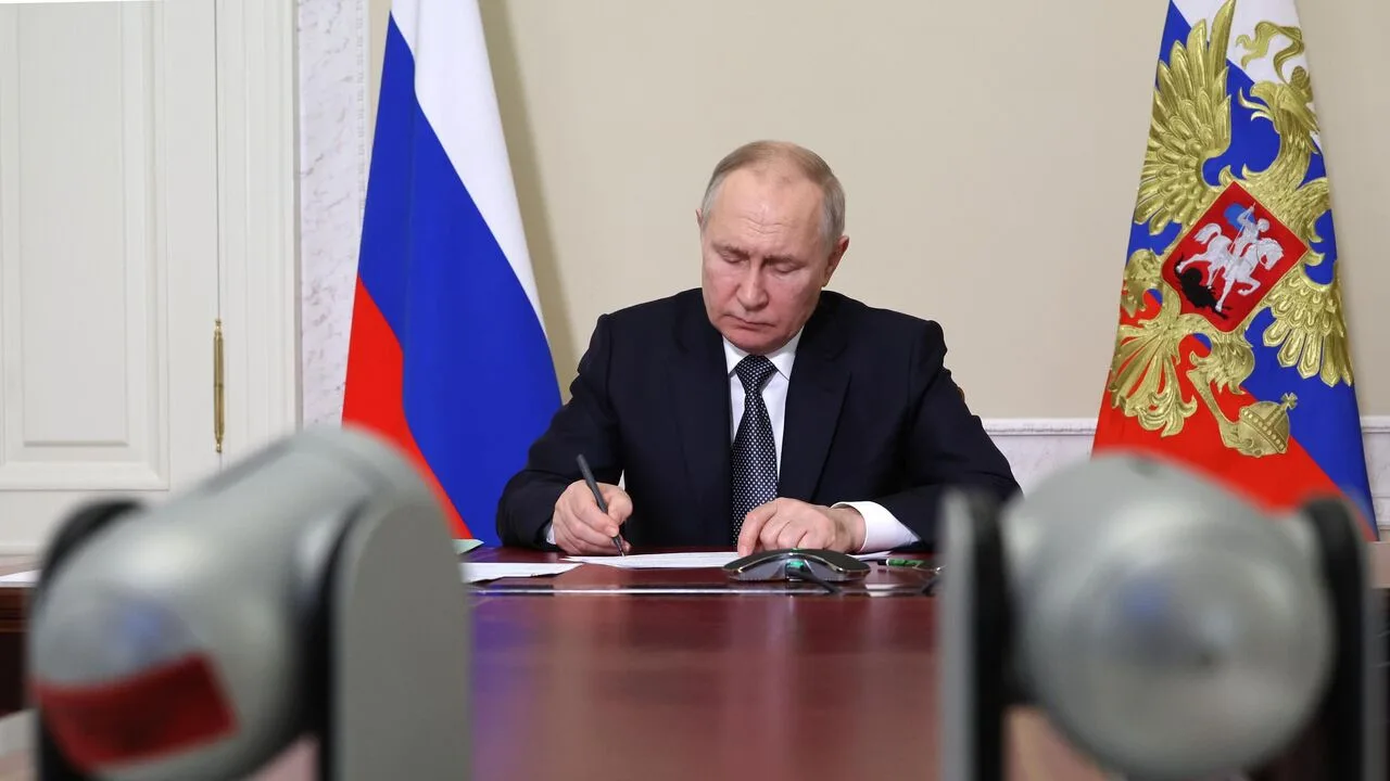 Путин подписал новые законы о недвижимости. Главное:

🔹«Гаражная амнистия» продлена до 1 сентября 2