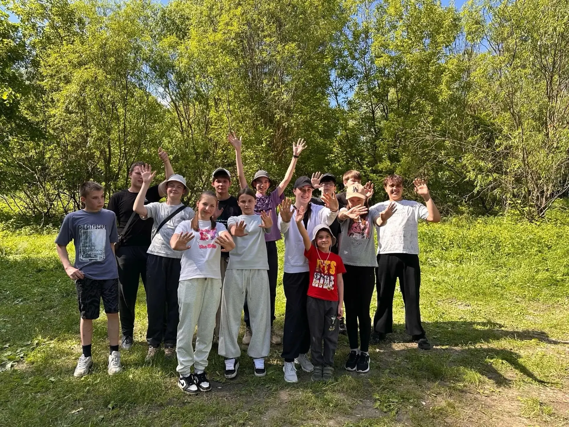 🏕️7 июня обучающиеся 8Б класса отправились в поход! Этот день был полон улыбок, приключений и свеже